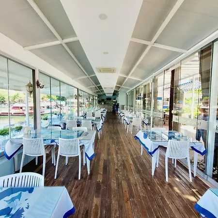 Berg Hotell 3*