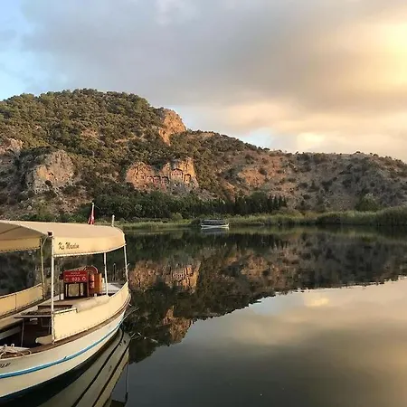 Отель Berg 3*